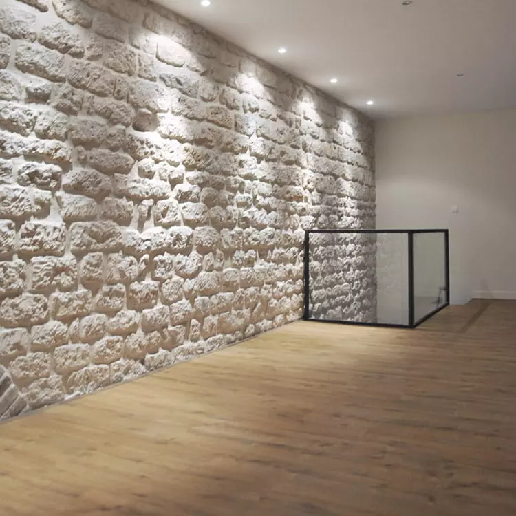 Main courante en acier et remplissage en verre Escaliéteur, spécialiste des escalier sur mesure