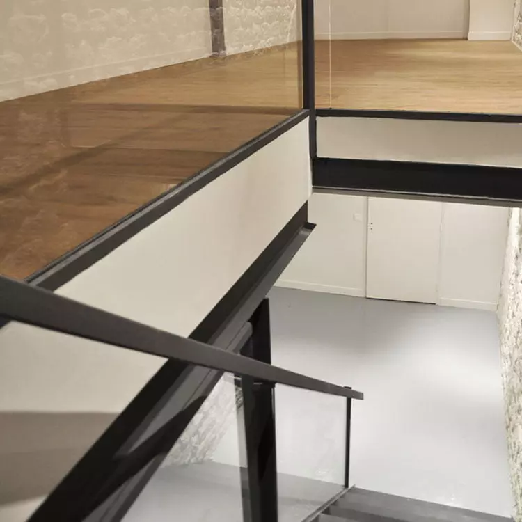 Rampe et structure en acier • Voir le chantier en cliquant Escaliéteur, spécialiste des escalier sur mesure
