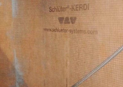 Travaux d'étanchéité dans une salle d'eau