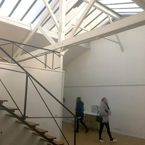 Découverte de l'espace par ses nouveaux propriétaires Atelier loft à Montreuil