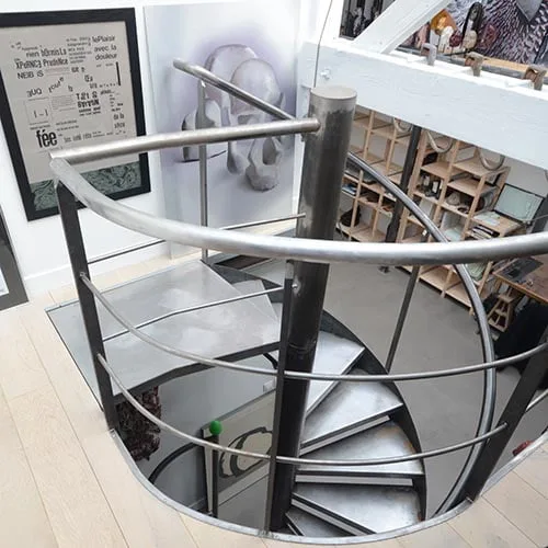 Voir le chantier : rampe et palier structure et escalier en acier Escaliéteur, spécialiste des escalier sur mesure