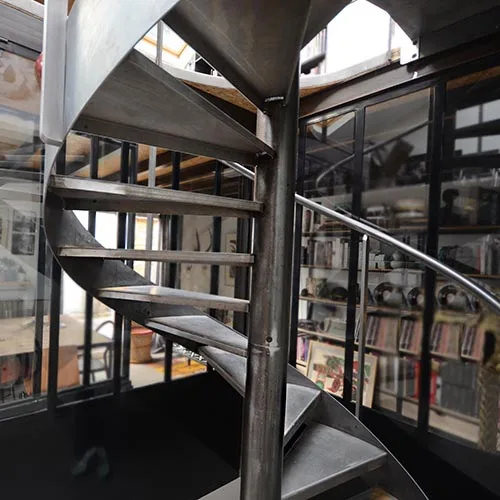 Escalier à clairevoie en acier sur mesure escaliéteur, spécialiste des escalier sur mesure