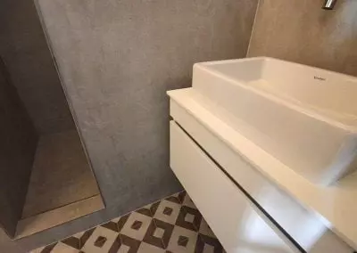 Création d’une douche à l’italienne et ouverture de pièce