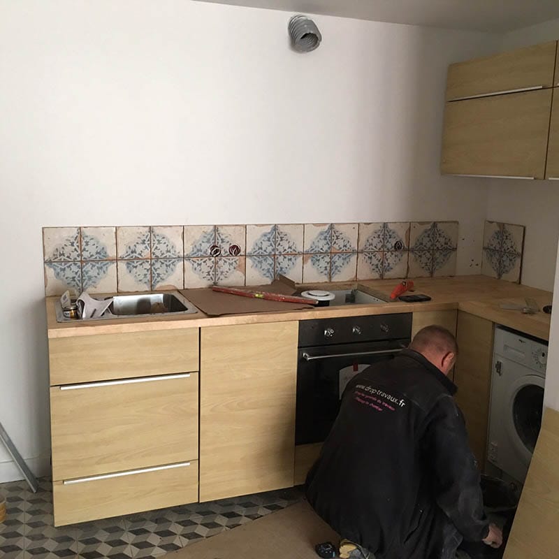 Pose de cuisine, façade du lave vaisselle Travaux d'aménagement de cuisine à Montreuil