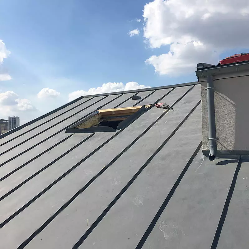 Pose d'une fenêtre de toit à Montreuil