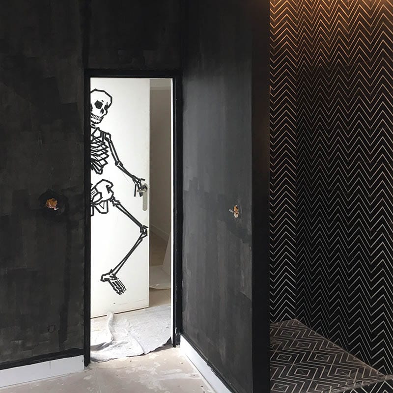 Décoration de la douche en carrelage noir et blanc Décoration de la douche carrelée du loft atelier