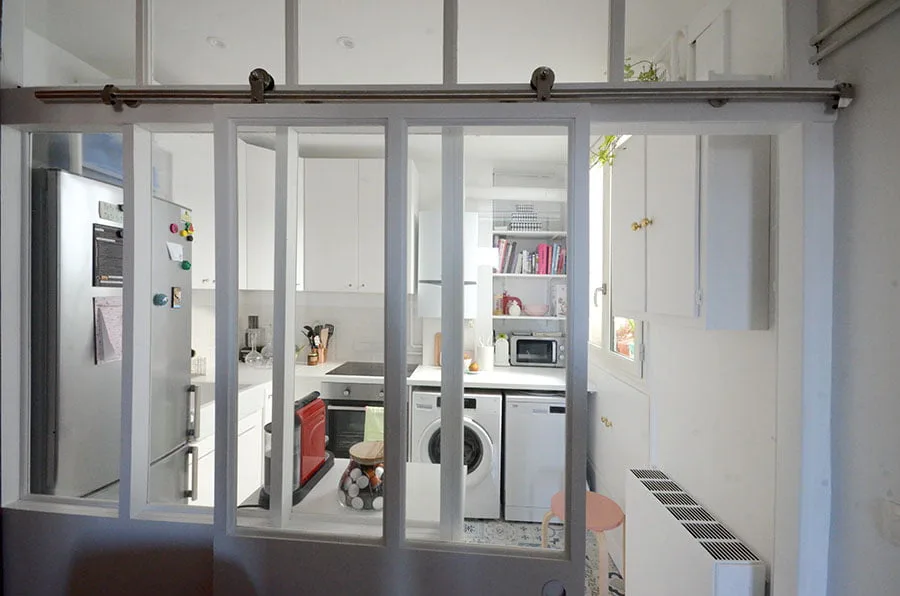 Cuisine ouverte sur l'entrée, donnant plus d'espace & de lumière Travaux de rénovation à Saint Germain en Laye