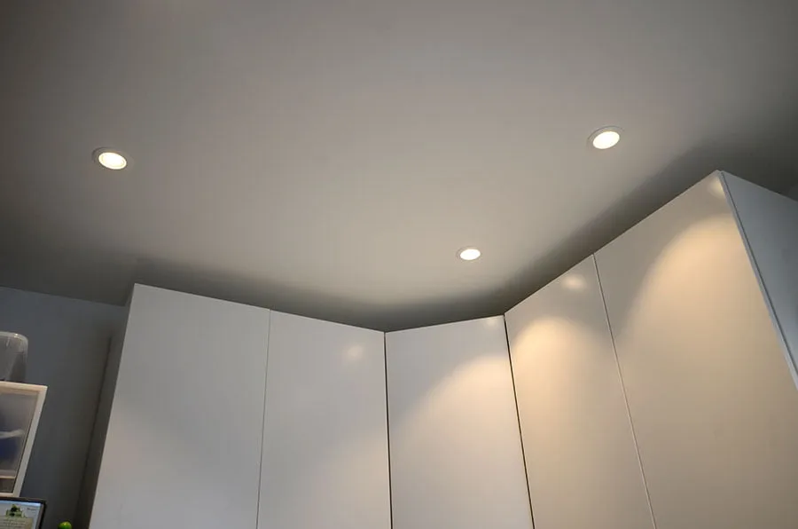 Création d'un faux plafond avec spots intégrés Travaux de rénovation à Saint Germain en Laye