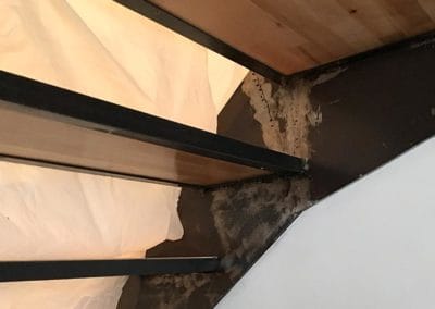 Escalier en acier et bois sur mesure à Asnières