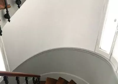 Rénovation d'une cage d'escalier d'un immeuble parisien