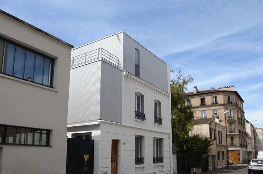 Maison bois dans son environnement