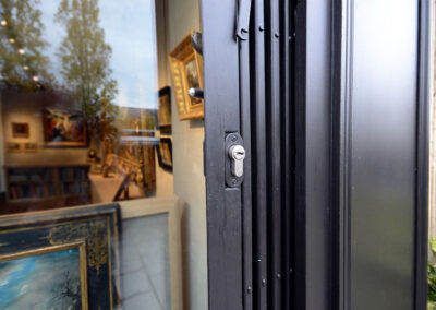 Rénovation de la grille extérieur de la galerie