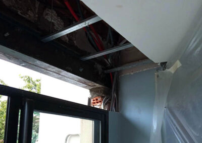 Percement de la façade de maison