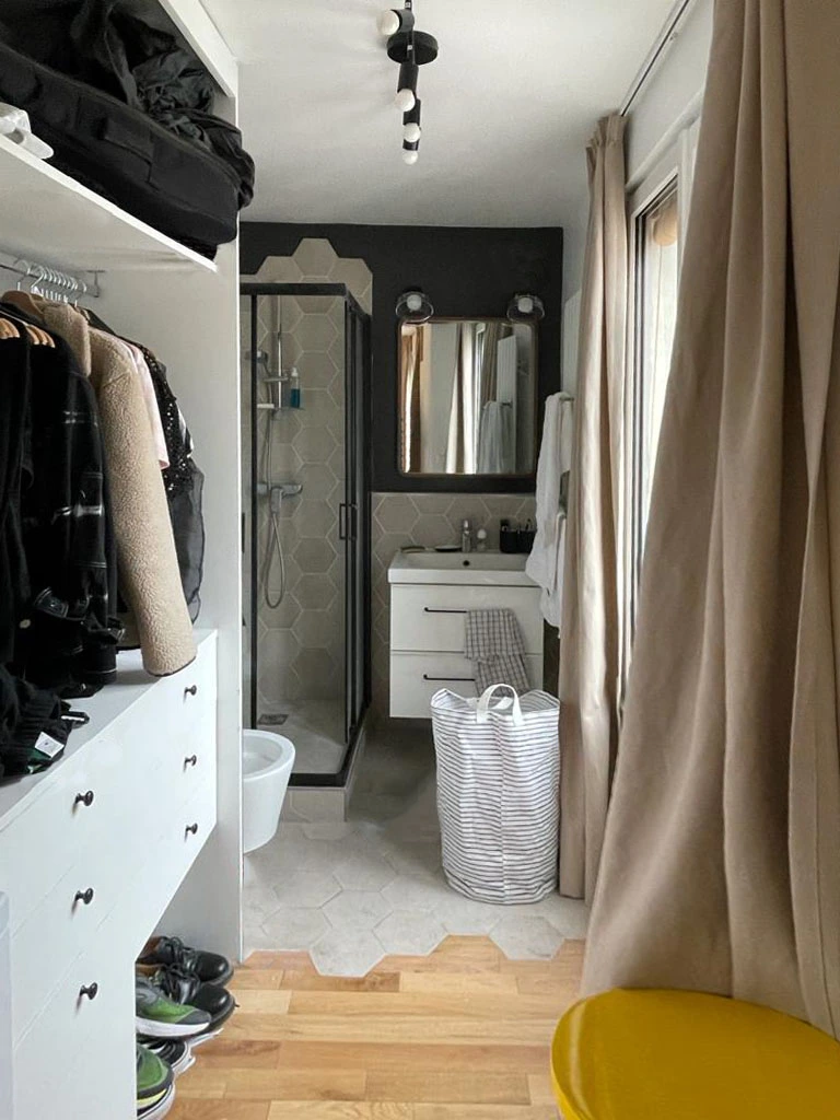 Décoration d'un studio, pièce humide