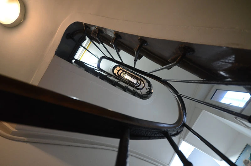 Rénovation d'une volée d'escalier suite à un dégât des eaux, Paris