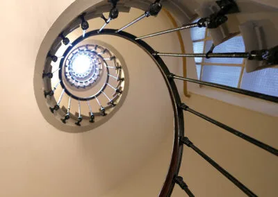 Peinture de l'escalier suite à un dégât des eaux