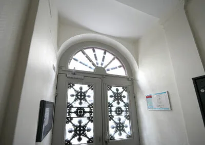 Rénovation de la cage d'escalier d'immeuble parisien