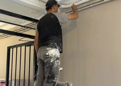Travaux de peinture du porche de l'immeuble