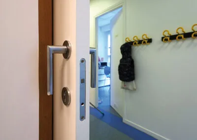 Porte à galandage dans une cloison coupe feu