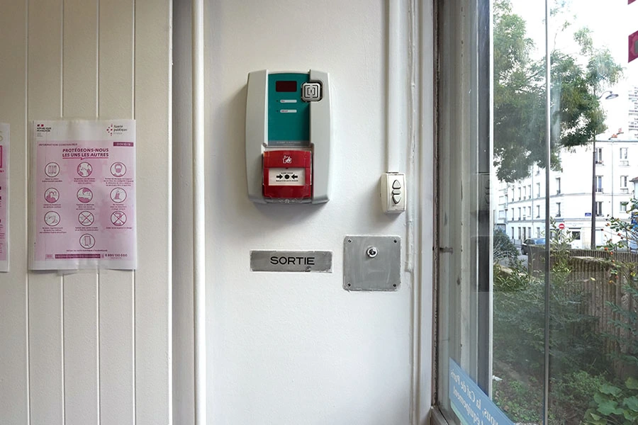 Pose-alarme-incendie-creche-Paris