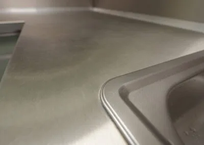 Plan travail en inox alimentaire pour cuisine