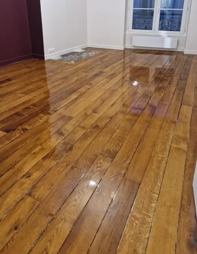 Travaux de rénovation d'un appartement : vitrification du parquet en chêne dans l'ensemble de l'appartement à Vincennes